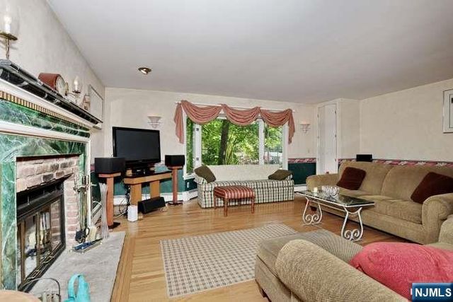 908 N Monroe Street, Midland Park, NJ 07450