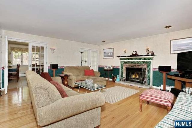 908 N Monroe Street, Midland Park, NJ 07450
