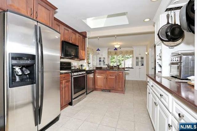 908 N Monroe Street, Midland Park, NJ 07450