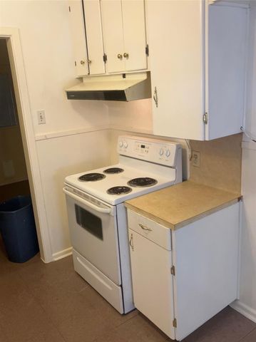 216 Burnet Street, Port Lavaca, TX 77979