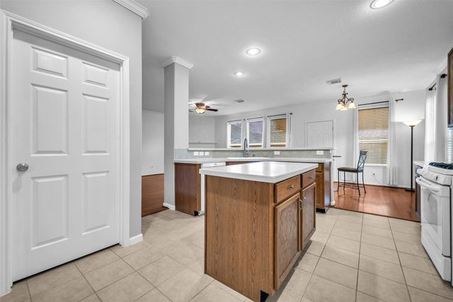 951 Fife Drive, Conroe, TX 77301