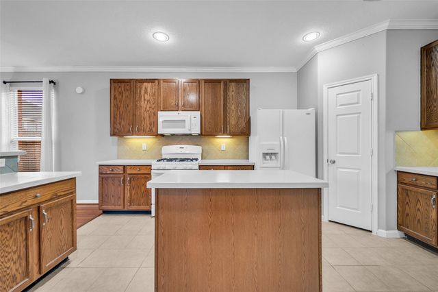 951 Fife Drive, Conroe, TX 77301