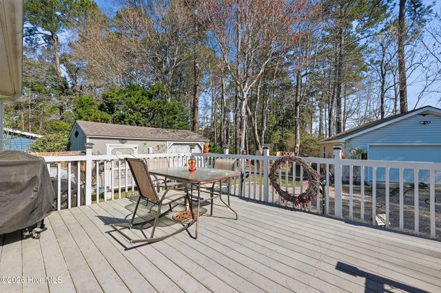 190 Beachwood Drive NW, Calabash, NC 28467