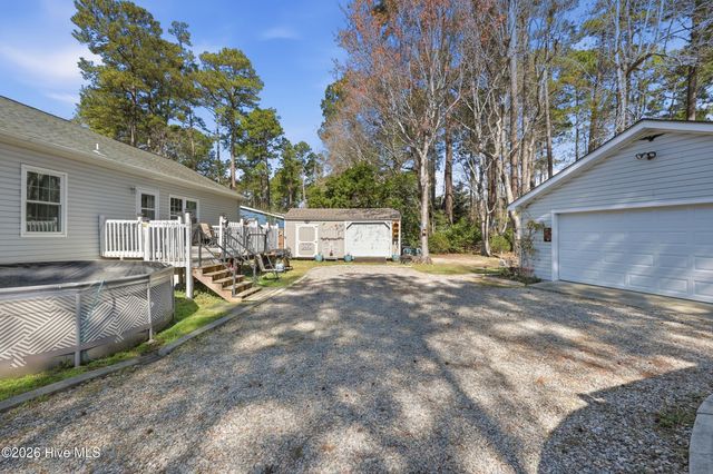 190 Beachwood Drive NW, Calabash, NC 28467