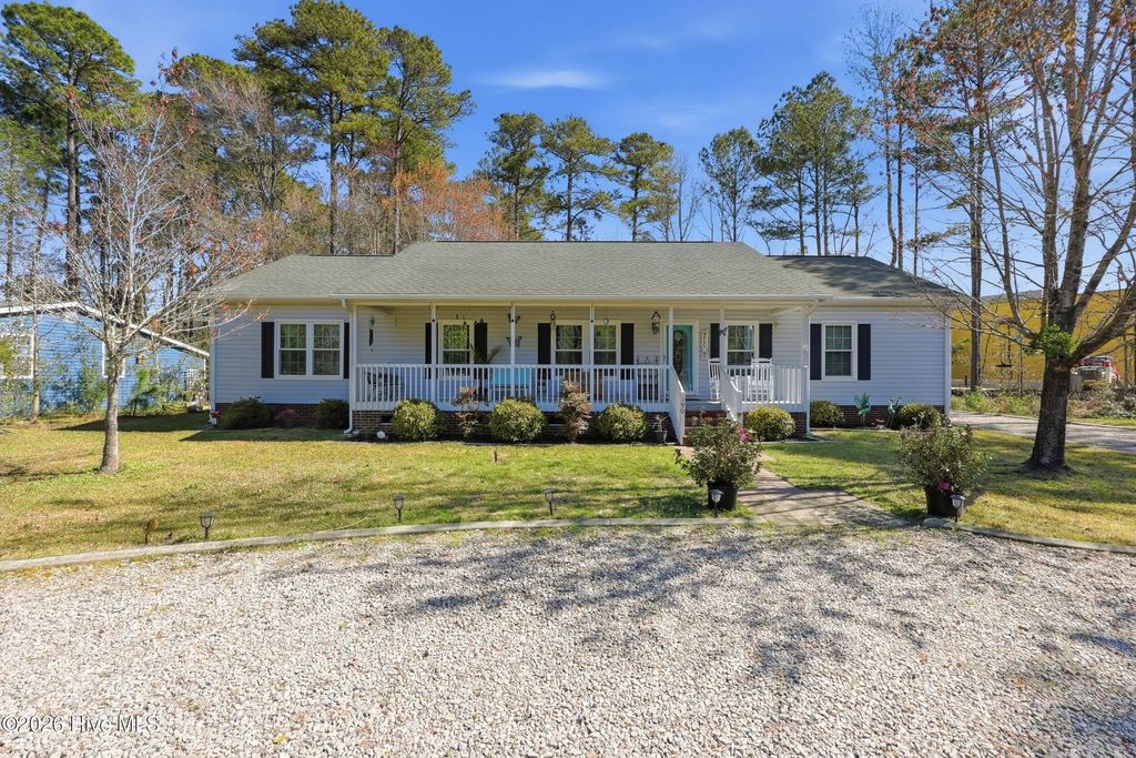 190 Beachwood Drive NW, Calabash, NC 28467