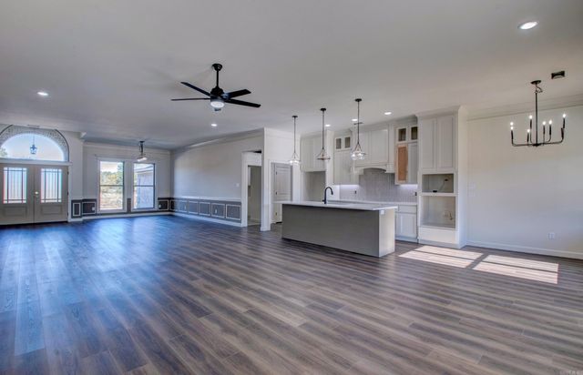 520 Corondelet Lane, Maumelle, AR 72113
