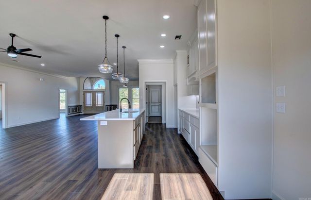 520 Corondelet Lane, Maumelle, AR 72113