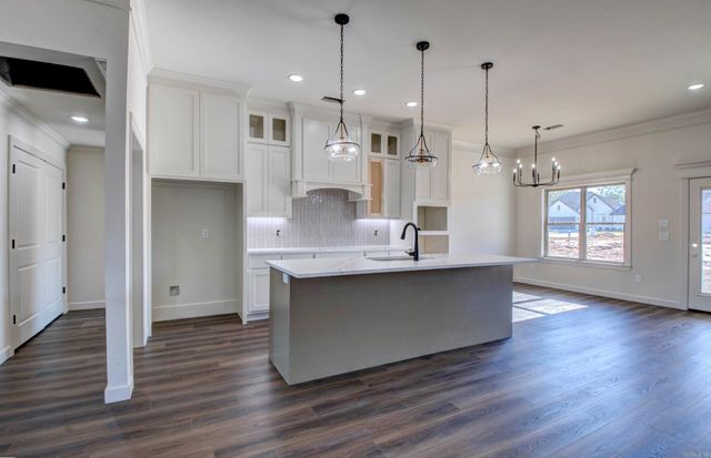 520 Corondelet Lane, Maumelle, AR 72113
