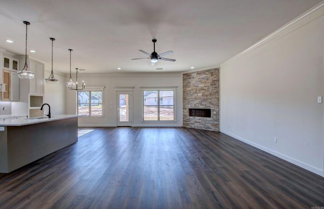 520 Corondelet Lane, Maumelle, AR 72113