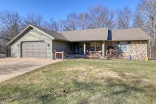 W276S4440 Elk Valley COURT, Waukesha, WI 53189