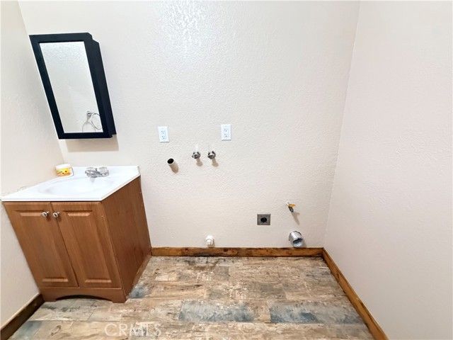 7576 Peach Avenue, Hesperia, CA 92345