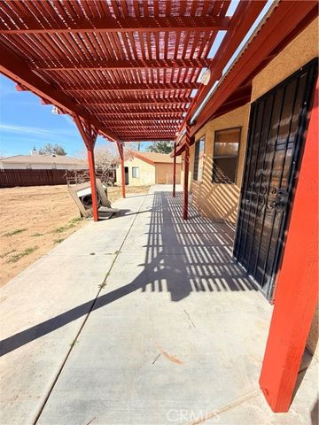 7576 Peach Avenue, Hesperia, CA 92345