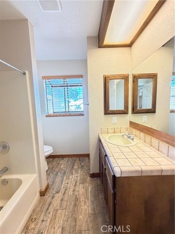 7576 Peach Avenue, Hesperia, CA 92345