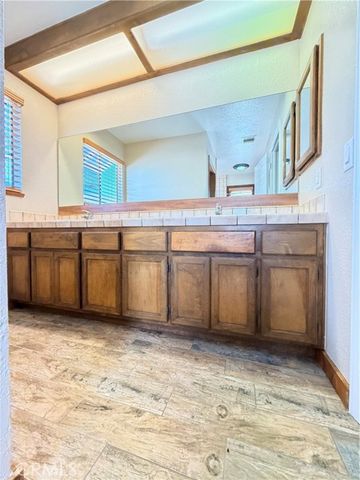 7576 Peach Avenue, Hesperia, CA 92345