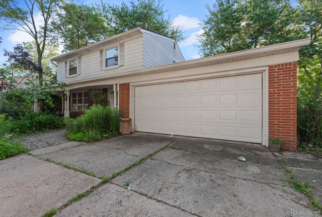 30220 Westbrook Parkway, Southfield, MI 48076