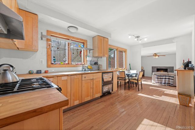 30220 Westbrook Parkway, Southfield, MI 48076