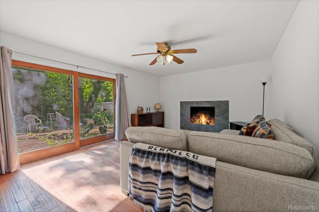 30220 Westbrook Parkway, Southfield, MI 48076