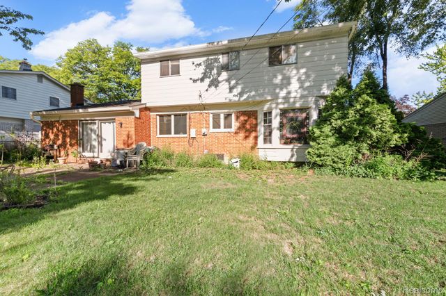 30220 Westbrook Parkway, Southfield, MI 48076
