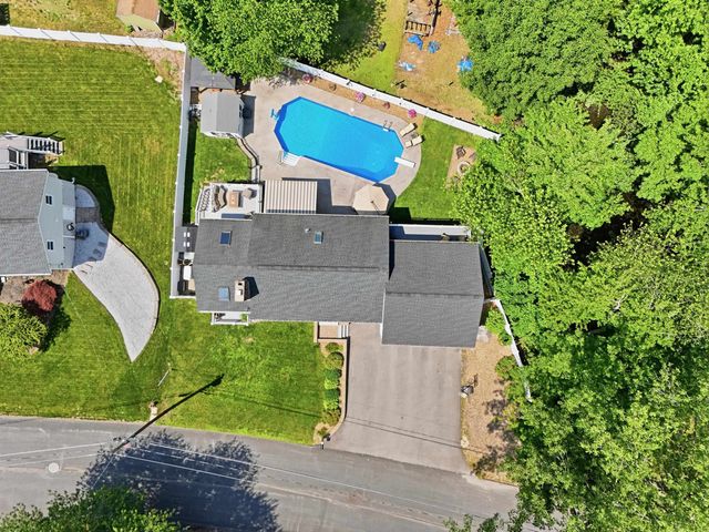 50 Langholm Drive, Nashua, NH 03062