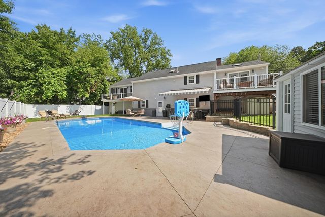 50 Langholm Drive, Nashua, NH 03062