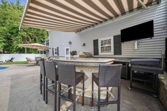 50 Langholm Drive, Nashua, NH 03062