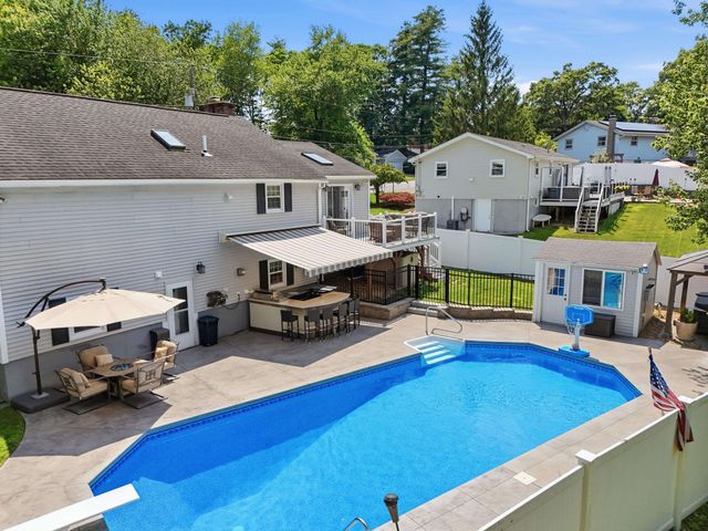 50 Langholm Drive, Nashua, NH 03062