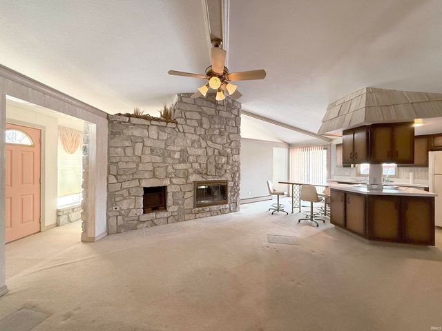 527 E Jefferson Street, Columbia City, IN 46725