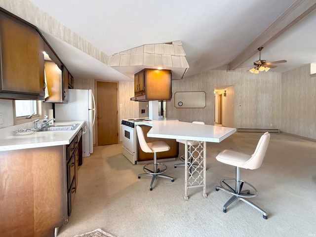 527 E Jefferson Street, Columbia City, IN 46725