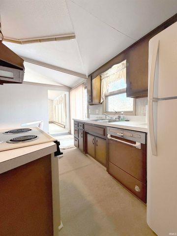 527 E Jefferson Street, Columbia City, IN 46725