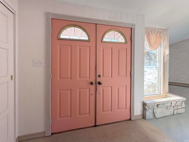 527 E Jefferson Street, Columbia City, IN 46725