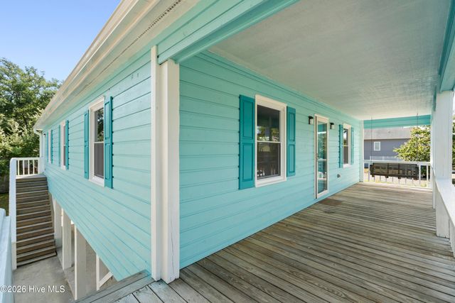 228 NE 52nd Street, Oak Island, NC 28465