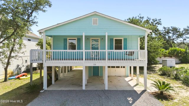 228 NE 52nd Street, Oak Island, NC 28465
