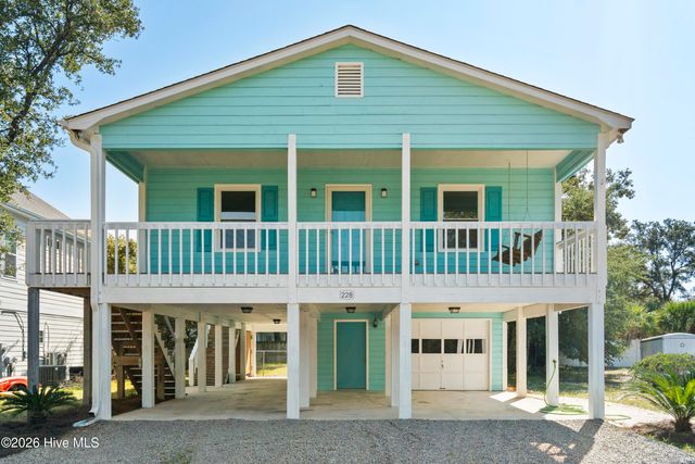 228 NE 52nd Street, Oak Island, NC 28465