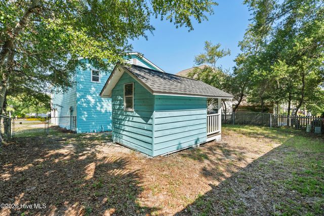 228 NE 52nd Street, Oak Island, NC 28465