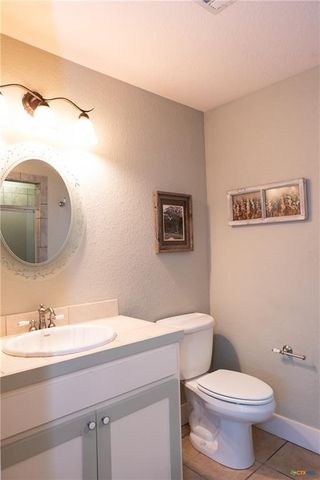 211 Cambridge DR, New Braunfels, TX 78132