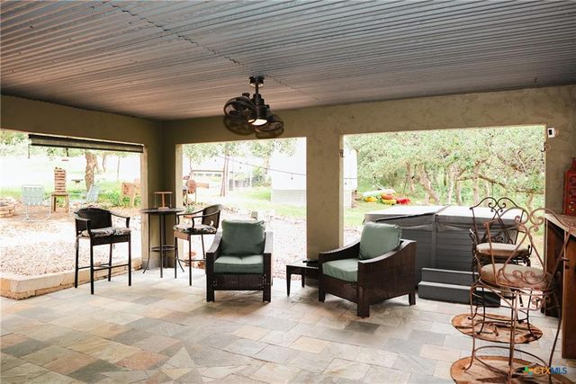 211 Cambridge DR, New Braunfels, TX 78132