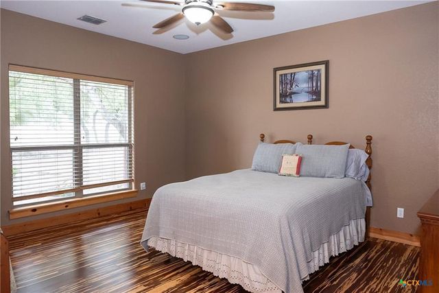 211 Cambridge DR, New Braunfels, TX 78132