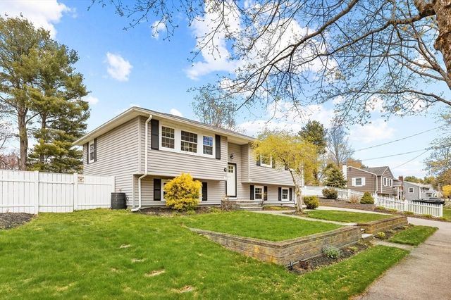 15 Fuller Rd, Middleton, MA 01949