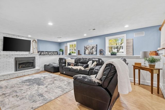 15 Fuller Rd, Middleton, MA 01949