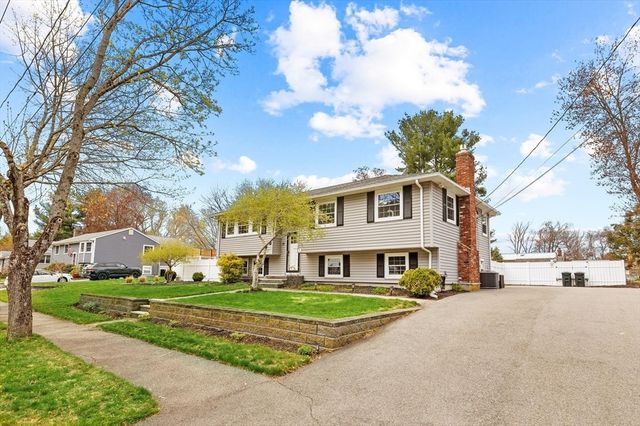 15 Fuller Rd, Middleton, MA 01949