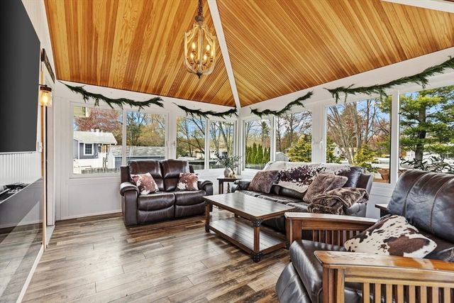 15 Fuller Rd, Middleton, MA 01949