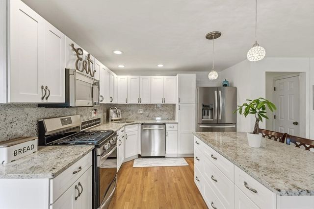 15 Fuller Rd, Middleton, MA 01949