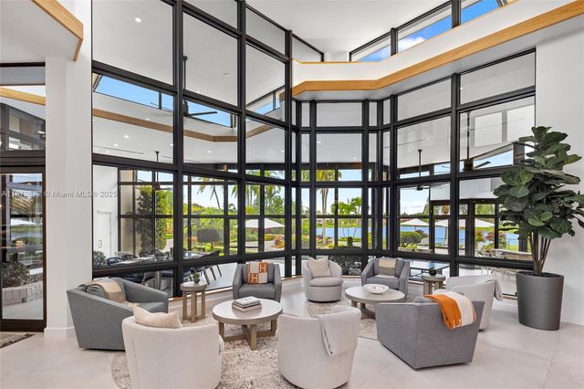 2965 NE Surrey Ln, Weston, FL 33331