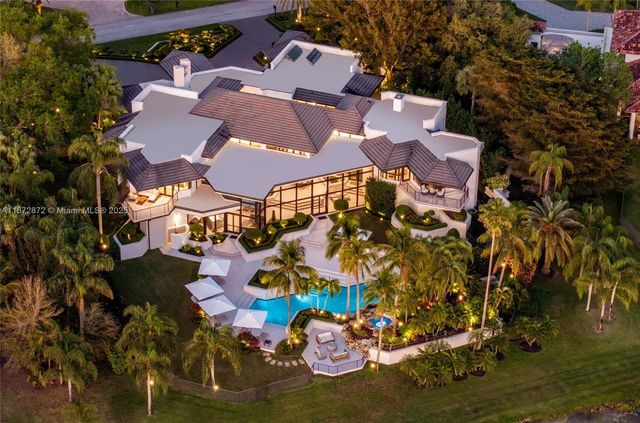 2965 NE Surrey Ln, Weston, FL 33331