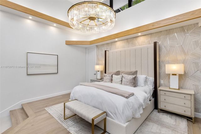 2965 NE Surrey Ln, Weston, FL 33331