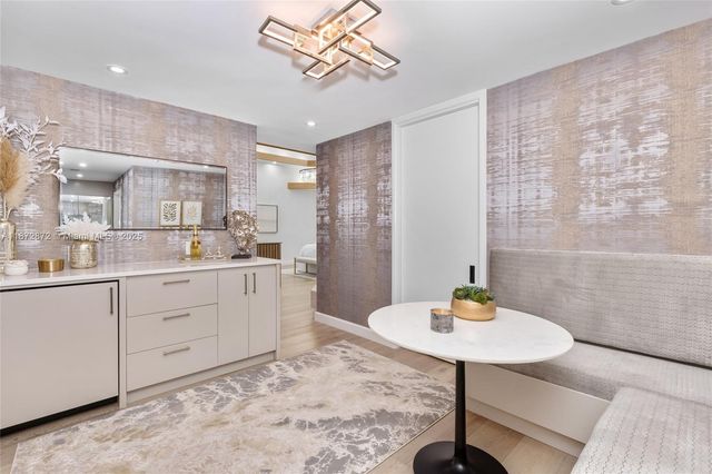 2965 NE Surrey Ln, Weston, FL 33331