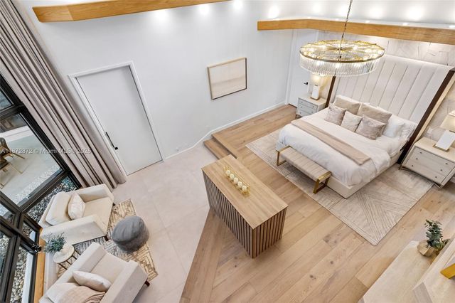 2965 NE Surrey Ln, Weston, FL 33331