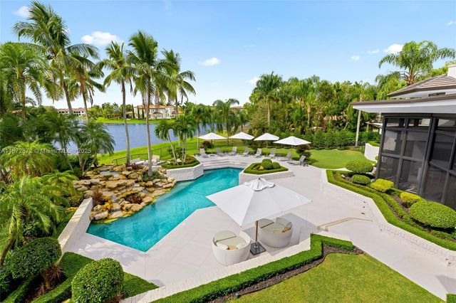 2965 NE Surrey Ln, Weston, FL 33331