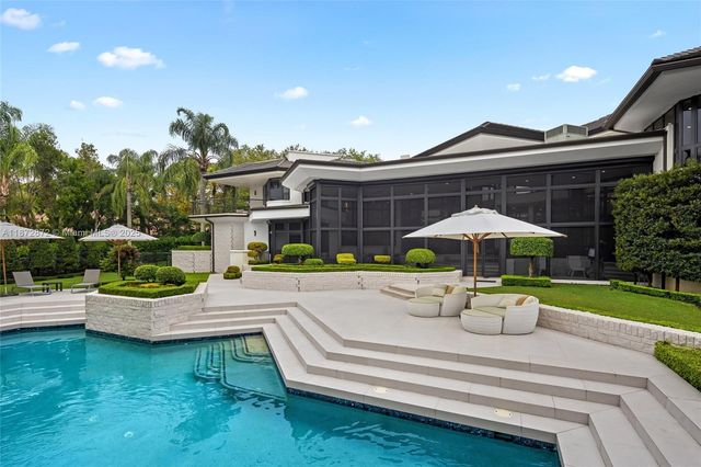 2965 NE Surrey Ln, Weston, FL 33331