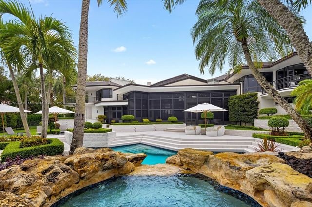 2965 NE Surrey Ln, Weston, FL 33331